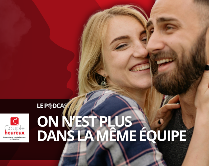 couple enlacés avec le sourire